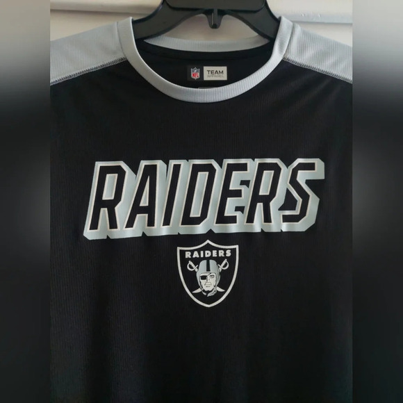 NFL Team Apparel Las Vegas Raiders Crewneck Athleisure Tshirt Logo spellout M - Picture 3 of 4
